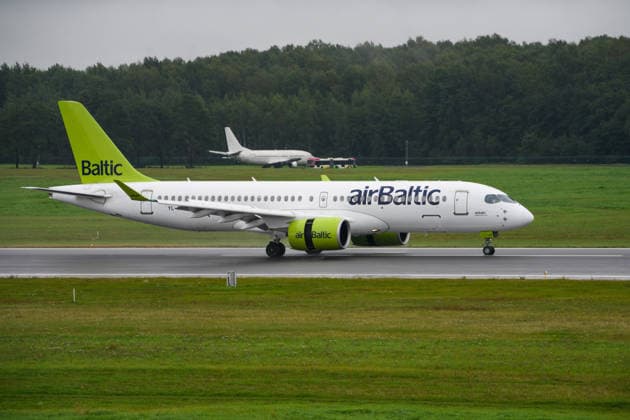 Litauen, Betrieb von Air Baltic am Flughafen in Vilnius
