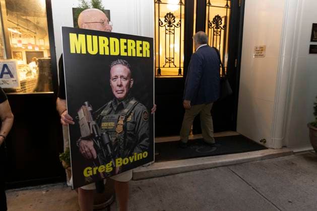 USA, Proteste gegen einen Auftritt von Greg Bovino bei Young Republican Club Event in New York