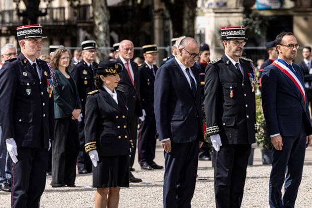 Frankreich, Laurent Nunez bei nationalem Gedenken für zwei im Waldbrand getötete Feuerwehrleute in Bordeaux