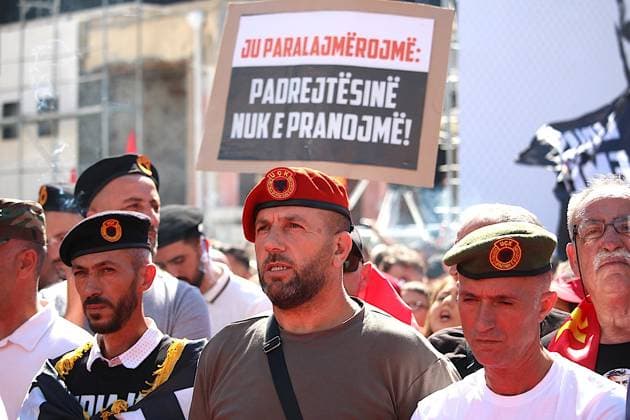 Kosovo, Proteste gegen Urteile im Prozess gegen frühere UCK-Kommandeure in Pristina