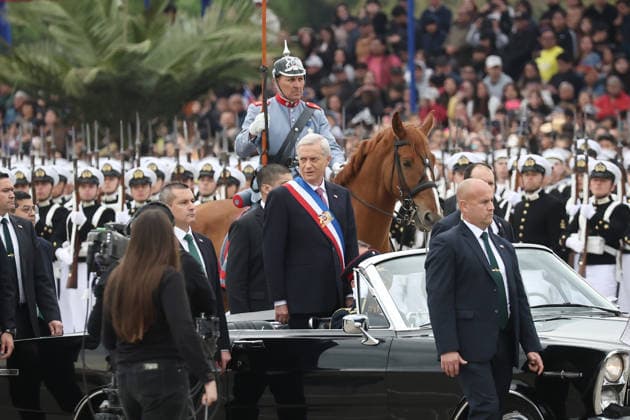 Chile, Jose Antonio Kast während Parade in Santiago
