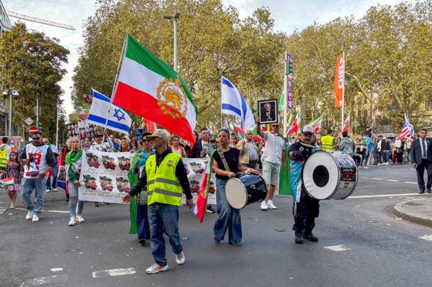 NRW, Solidaritätsdemonstration mit der Protestbewegung im Iran in Düsseldorf