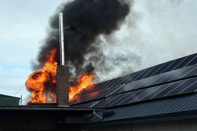 Bayern, Brand in ehemaligem Werkstattgebäude Naturstein Stefan Wormser in Pegnitz