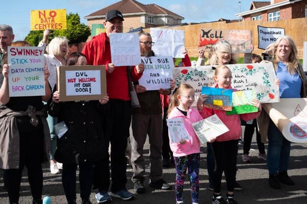 Großbritannien, Protest gegen geplantes Rechenzentrum in Chapelhall