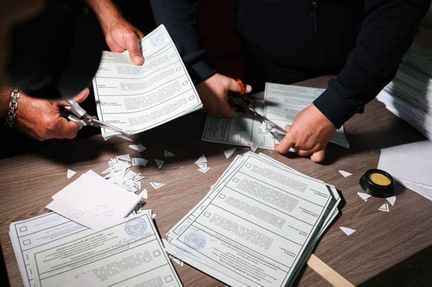 Russland, Stimmenauszählung bei Staatsduma-Wahl in Melitopol