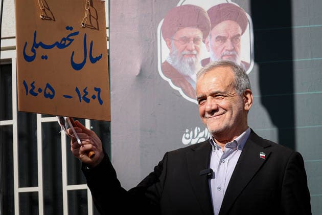 Iran, Massud Peseschkian eröffnet neues Schuljahr in Teheran