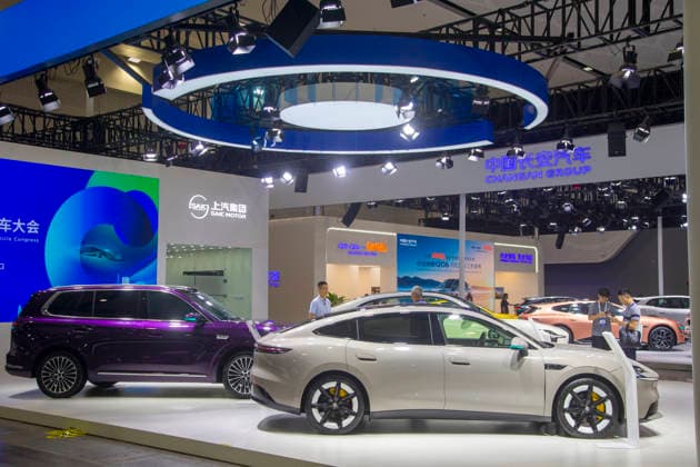China, Haikou, World New Energy Vehicle Congress startet im Kongresszentrum in Hainan