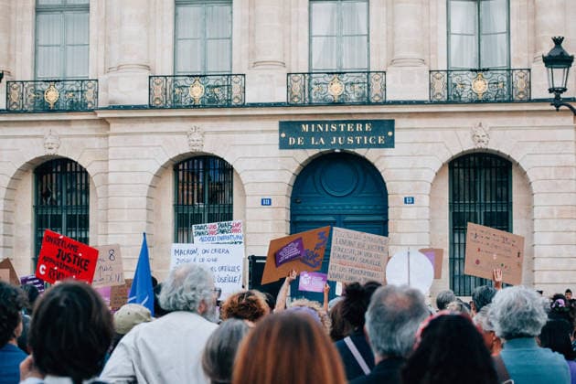 Frankreich, Paris, Protest vor Justizministerium für umfassendes Gesetz gegen sexuelle Gewalt