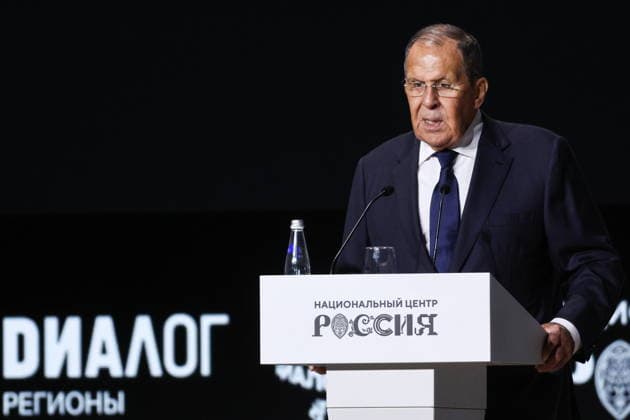 Russland, Sergej Lawrow spricht zur Eröffnung des 4. Internationalen Forums Dialog über Fakes 4.0