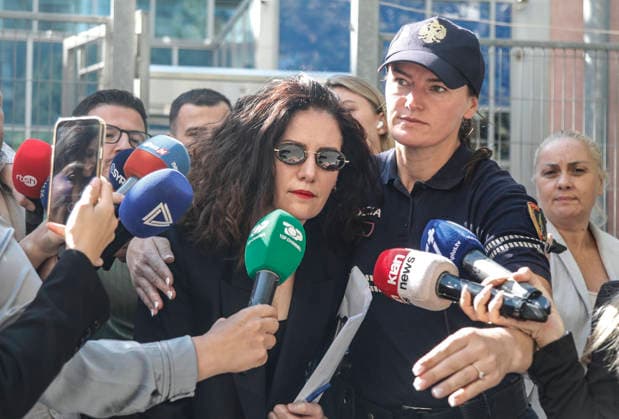 Albanien, Ex-Geheimdienstchefin Vlora Hyseni verlässt SPAK nach Anordnung von Hausarrest in Tirana