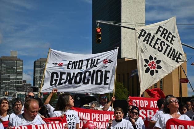 USA, Demonstration gegen Krieg in Palästina und Iran vor dem UN-Hauptquartier in New York