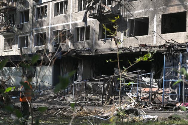 Ukraine-Krieg, Russischer Drohnenangriff beschädigt Supermarkt und Wohnhäuser in Kiew