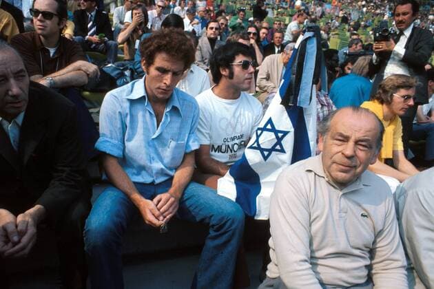 Israelis betroffen unter den Gästen bei einer Trauerfeier OS Sommer Olympische Spiele 1972, Olympia, Olympiade, Sommerspiele: Trauer Gruppe Olympiastadion München