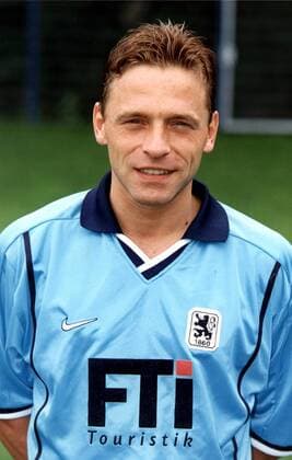 Thomas Häßler (TSV) im Porträt Fußball 1. BL Herren Saison 1999 2000, Porträttermin, Vorstellung, Präsentation, Pressetermin, TSV 1860 München, Porträt München