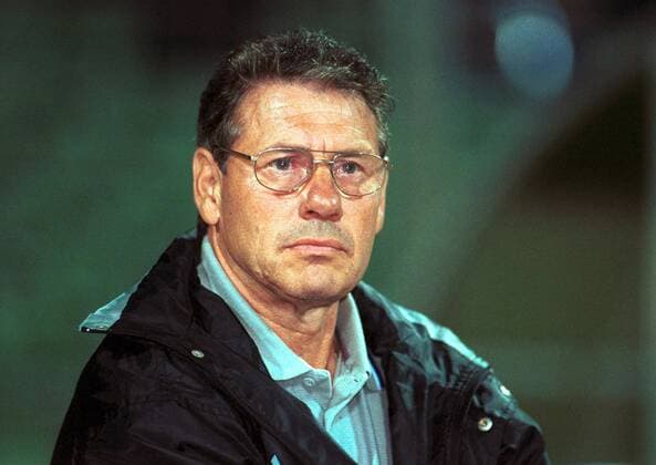 Trainer Eberhard Vogel (Magdeburg) Fußball Herren Saison 2000 2001, Oberliga Nordost Staffel Süd, 1. FC Magdeburg Porträt Rudolf-Harbig-Stadion Dresden