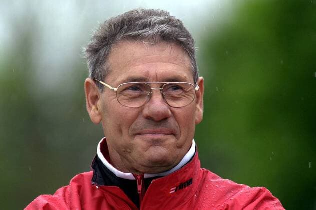 Trainer Eberhard Vogel (DSC) gut gelaunt Fußball Herren Regionalliga Nord 2001 2002, 3. Liga, Dresdner SC, Porträt Heinz-Steyer-Stadion Dresden