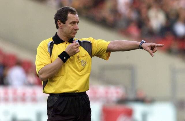 Schiedsrichter Hellmut Krug Fußball 1. BL Herren Saison 2002 2003, Einzelbild Stuttgart
