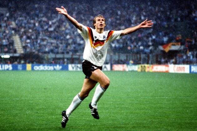 Jürgen Klinsmann (Deutschland) - Torjubel Fußball WM Herren Weltmeisterschaft 1990, Länderspiel, Gruppenspiel, Gruppe D, Nationalmannschaft, Nationalteam, Vdia Einzelbild Mailand Freude,