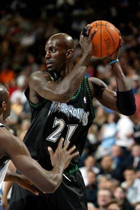 Kevin Garnett (Minnesota Timberwolves) am Ball - (Icon7667630) Basketball Herren NBA 2003 2004, Minnesota Timberwolves Einzelbild Denver EDITORIAL USE ONLY