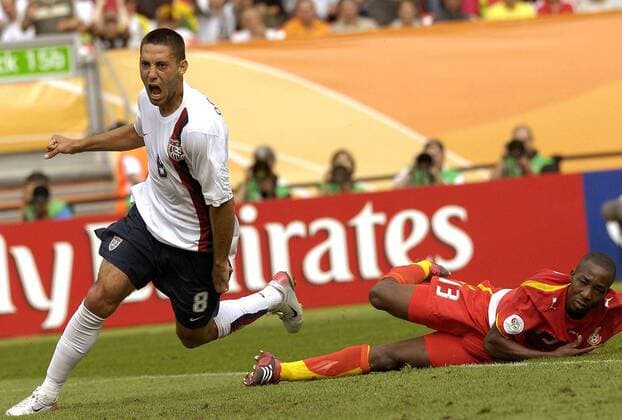 Clint Dempsey (USA, li.) - Torjubel, daneben Habib Mohamed (Ghana) am Boden - Fußball WM Herren WM 2006, Länderspiel, Nationalteam, Gruppe E, Ghana - USA 2:1, Nationaltrikot Gruppe Nürnberg Freude, Fußball WM Herren WM 2006, Länderspiel, Nationalteam, Gruppe E, Ghana - USA 2:1, Nationaltrikot Gruppe Nürnberg Freude,