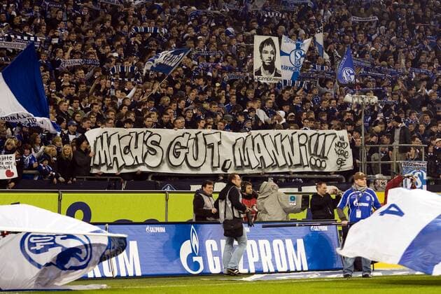 Machs gut, Manni!!! - Schalker Fans verabschieden sich vom Manfred Breuckmann, der ich in Altersteilzeit begibt Fußball 1. BL Herren Saison 2008 2009, FC Schalke 04 Totale Gelsenkirchen