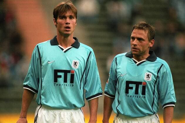 Harald Cerny (li.) und Thomas Häßler (beide 1860) - DEUTSCHSPRACHIGE SPORTZEITSCHRIFTEN UND -ZEITUNGEN NUR NACH RÜCKSPRACHE Fußball 1. BL Herren Saison 1999 2000, TSV 1860 München Gruppe München