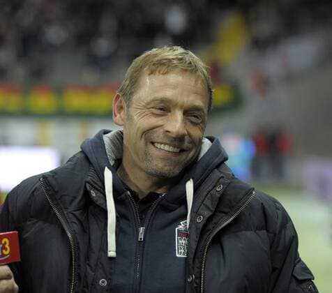25.09.2012, Fussball 1.Bundesliga 2012 2013, 5.Spieltag, Eintracht Frankfurt - Borussia Dortmund in der Commerzbank-Arena, Ex-Fussballer Thomas Icke Hässler am Spielfeldrand.