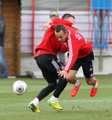 19.03.2014,FC Bayern Training, Saebenerstrasse,Muenchen, Fussball,Sport,im Rafinha von Franck Ribery gefoult EP_prz