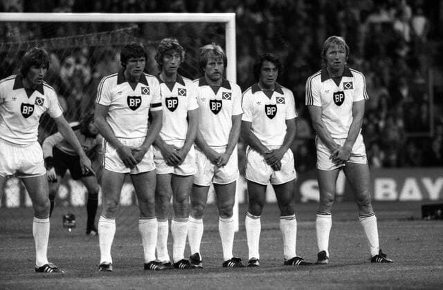 FC Bayern München - Hamburger SV, v.li.: Manfred Kaltz, Peter Nogly, Ditmar Jakobs, Caspar Memering, Felix Magath und Horst Hrubesch
