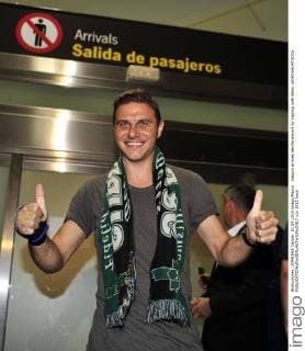 Joaquin arrives Sevilla airport for signing with Betis. xKIKOxHURTADOx 
