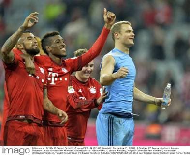 04.10.2015, Fussball 1.Bundesliga 2015 2016, 8.Spieltag, FC Bayern München - Borussia Dortmund, in der Allianz-Arena München. Schlussjubel v.li: Arturo Vidal (FC Bayern München), Kingsley Coman (Bayern München), Mario Götze (FC Bayern München), Torwart Manuel Neuer (FC Bayern München). 
