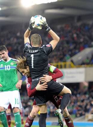 International Friendly Länderspiel Northern Ireland vs Latvia International Friendly Northern Ireland vs Latvia Belfast 13 th November 2015 Kaspar Gorkss gets up close and personal with keeper Andris Vanins.