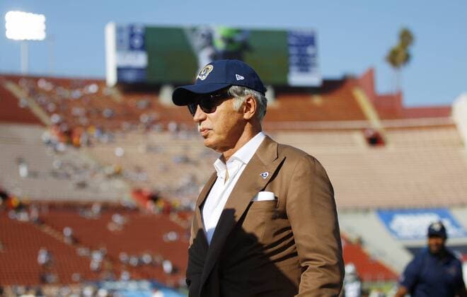 August 12, 2017 - Los Angeles, CA, USA - LOS ANGELES, CA - AUGUST 12, 2017 - Los Angeles Rams owner Stan Kroenke looks on before a game against the Dallas Cowboys at the Los Angeles Memorial Coliseum. NFL American Football Herren USA Preseason 2017: Rams 13:10 Cowboys - ZUMAs44_ 20170812_zaf_s44_007 Copyright: xK.C.xAlfredx