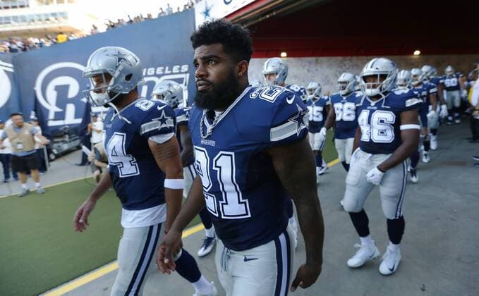 August 12, 2017 - Los Angeles, CA, USA - LOS ANGELES, CA - AUGUST 12, 2017 - Dallas Cowboys Ezekiel Elliott takes the field before a game against the Los Angeles Rams at the Los Angeles Memorial Coliseum. Elliott was recently suspended for six games. NFL American Football Herren USA Preseason 2017: Rams 13:10 Cowboys - ZUMAs44_ 20170812_zaf_s44_027 Copyright: xK.C.xAlfredx