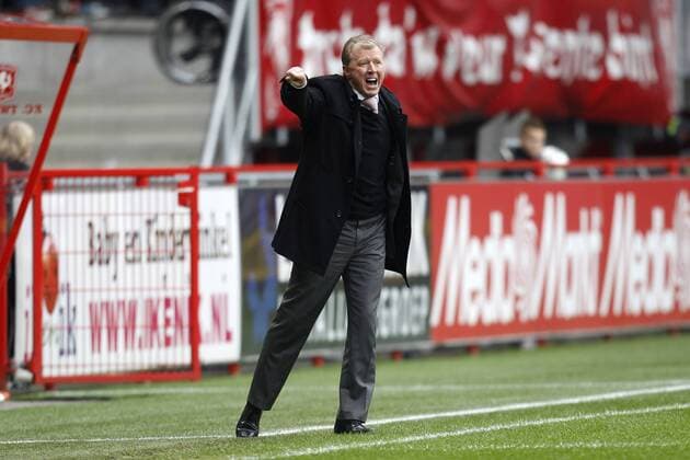 ENSCHEDE - FC Twente - Feyenoord, Voetbal Eredivisie , seizoen 2011-2012 , 18-03-2012 , Stadion Grolsch Veste , FC Twente trainer Steve McClaren. Twente - feyenoord