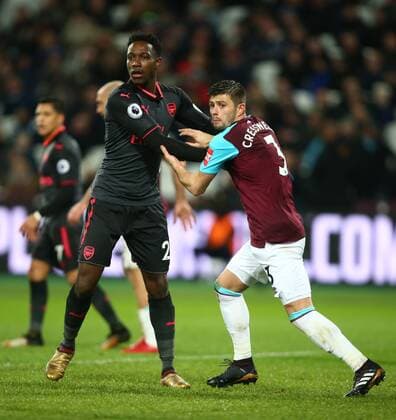 December 13, 2017 - London, United Kingdom - L-R Arsenal s Danny Welbeck and West Ham United s Aaron Cresswell in action during Premier League match between West Ham United against Arsenal at The London Stadium, Queen Elizabeth II Olympic Park, London, Britain - 13 Dec 2017 West Ham United v Arsenal - Premier League  - ZUMAn230 20171213_zaa_n230_560 Copyright: xKieranxGalvinx
