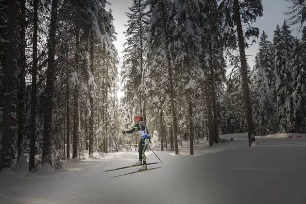 Themen der Woche - SPORT Bilder des Tages - SPORT Laura Dahlmeier GER Aktion im verschneiten Wald Biathlon Welt Cup 10 KM Verfolgung der Frauen in Antholz, Italien am 20.01.2018