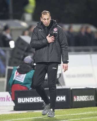 Themen der Woche - SPORT Bilder des Tages - SPORT Trainer Jeff Strasser (1. FC Kaiserslautern) hat Herzprobleme Darmstadt Copyright: xRoskaritzx Eibner-Pressefotox EP_kess_rrz