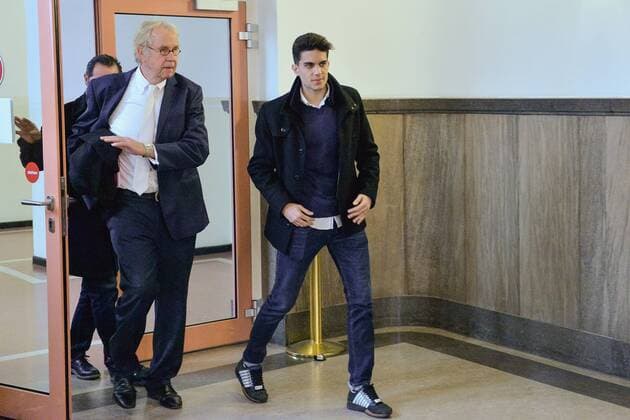 Themen der Woche - SPORT Bilder des Tages - SPORT Strafverfahren gegen den mutmaßlichen BVB - Attentäter Sergej W.am 29.01.2018 im Landgericht in Dortmund Marc Bartra auf dem Weg zum Gerichtssaal