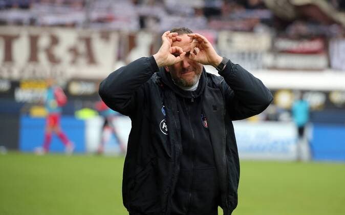 Themen der Woche - SPORT Bilder des Tages - SPORT 1. FC Heidenheim - FC St. Pauli Deutschland, Heidenheim, 03.02.2018, Fussball, 2. Bundesliga, Saison 2017 2018, 1. FC Heidenheim - FC St. Pauli. Frank Schmidt Trainer ( !. FC Heidenheim). Foto Herbert Rudel