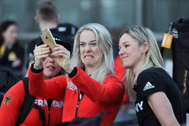 Themen der Woche - SPORT Bilder des Tages - SPORT vl. Laura Dahlmeier, Maren Hammerschmidt und Denise Herrmann (Biathlon) Abflug der Athleten der deutschen Olympiamannschaft vom Flughafen Muenchen am 05.02.2018 in Richtung Pyeongchang. Muenchen Copyright: xEIBNER MarcelxEngelbrechtx EP_MET