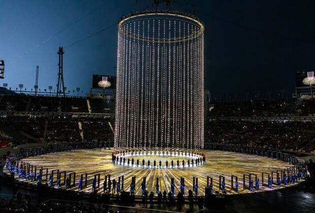 PyeongChang 2018 - Highlights der Olympischen Spiele Themen der Woche - SPORT Bilder des Tages - SPORT 09.02.2018, Olympic Stadium, Pyeongchang, KOR, PyeongChang 2018, Eröffnungsfeier, im Bild Uebersicht Choreografie a general view choreography during the Opening Ceremony of the Pyeongchang 2018 Winter Olympic Games Olympische Spiele Olympia OS at the Olympic Stadium in Pyeongchang, South Korea on 2018 02 09. Pyeongchang