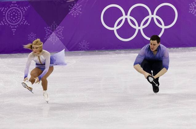 PyeongChang 2018 - Highlights der Olympischen Spiele February 15, 2018 - Gangneung, South Korea - Aljona Savchenko and Bruno Massot of Germany win the gold medal the Pairs Figure skating Eiskunstlauf Free Skating at the PyeongChang 2018 Winter Olympic Games Olympische Spiele Olympia OS at Gangneung Ice Arena on Thursday February 15, 2018. ..Aljona Savchenko and Bruno Massot of Germany..Meagan Duhamel and Eric Radford of Canada..Wenjing Sui and Cong Han of China..Evgenia Tarasova and Vladimir Morozov of Olympic Athlete from Russia. PyeongChang 18: Pairs Figure Skating Free Skating - ZUMAj89_ 20180215_zaf_j89_014 Copyright: xPaulxKitagakixJr.x
