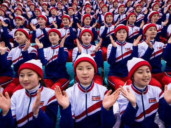 PyeongChang 2018 - Highlights der Olympischen Spiele PyeongChang 2018, Nordkoreanische Cheerleader-Gruppe beim Eishockeyspiel Korea - Tschechien 180215 North Korean cheerleaders during day six of the 2018 Winter Olympics on February 15, 2018 in Pyeongchang. Photo: Petter Arvidson BILDBYRAN kod PA 91974 Copyright: PETTERxARVIDSON BB180215PA201