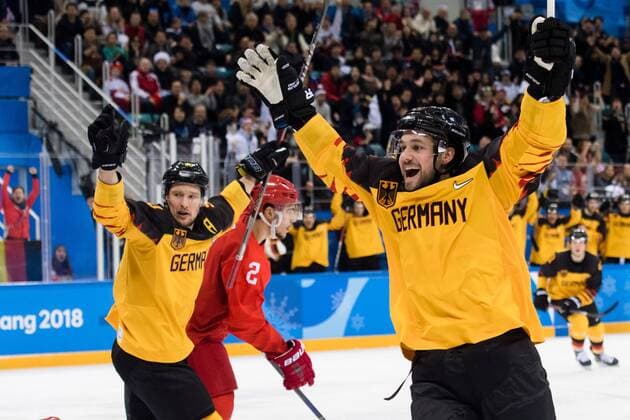 PyeongChang 2018 - Highlights der Olympischen Spiele 180225 Patrick Hager and Brooks Macek of Germany celebrates the 1-1 goal by Felix Schutz in the Ice hockey Eishockey Men s Final between Olympic Athletes from Russia (OAR) and Germany during day sixteen of the 2018 Winter Olympics on February 25, 2018 in Pyeongchang. Photo: Joel Marklund BILDBYRAN kod JM 87649 Copyright: JOELxMARKLUND BB180225JM013