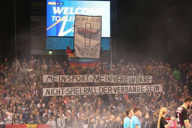 Themen der Woche - SPORT Bilder des Tages - SPORT Fans Flensburg Schleswig-Holstein Deutschland Flens-Arena Copyright: xAgentur54Gradx xSpeedphotosx