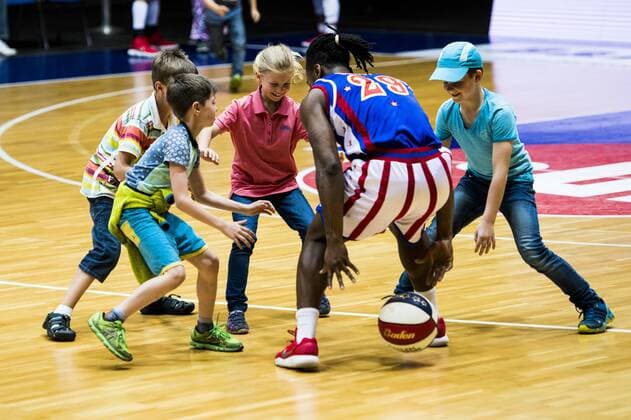 Themen der Woche - SPORT Bilder des Tages - SPORT HARLEM GLOBETROTTERS ERFURT 17 04 2018 - Erfurt: Die Harlem Globetrotters am 17. April 2018 in der Messehalle Erfurt. _________________