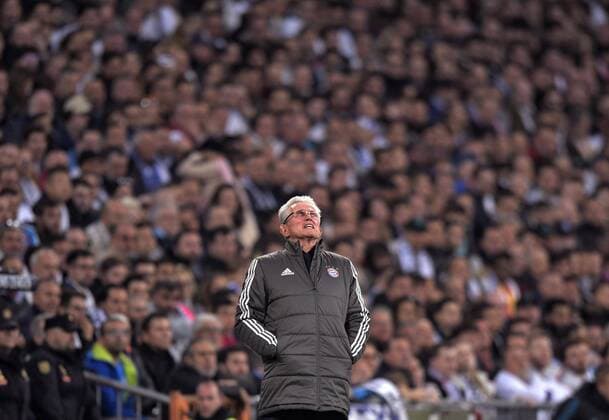 Themen der Woche - SPORT Bilder des Tages - SPORT 01.05.2018, Fussball UEFA Champions League 2017 2018, Halbfinale Rückspiel, Real Madrid - FC Bayern München, im Bernabeu-Stadion Madrid. Trainer Jupp Heynckes (FC Bayern München) unzufrieden.