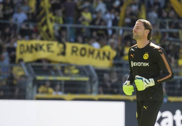 Themen der Woche - SPORT Bilder des Tages - SPORT Fußball: 1. Bundesliga, Saison 2017 2018, 33. Spieltag, Borussia Dortmund - FSV Mainz 05 am 05.05.2018 im Signal Iduna Park in Dortmund (Nordrhein-Westfalen). Dortmunds Torhueter Roman Weidenfeller läuft sich warm. Copyright: xKirchner DavidxInderliedx