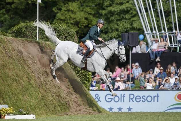 Themen der Woche - SPORT Bilder des Tages - SPORT Hamburg - 89. Deutsches Spring- und Dressur Derby 2018 LENNON Dermott (IRL), Gelvins Touch Hamburg - 89. Deutsches Spring- und Dressur Derby 2018 Preis der Deutschen Kreditbank 2. Qualifikation zum Deutschen Spring-Derby 11.Mai 2018 -